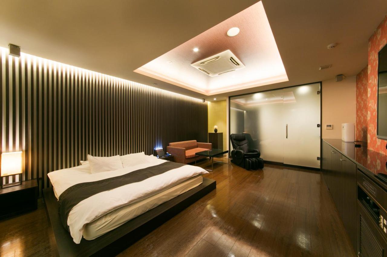 Hotel Lotus Toyonaka (Adults Only) Exteriér fotografie
